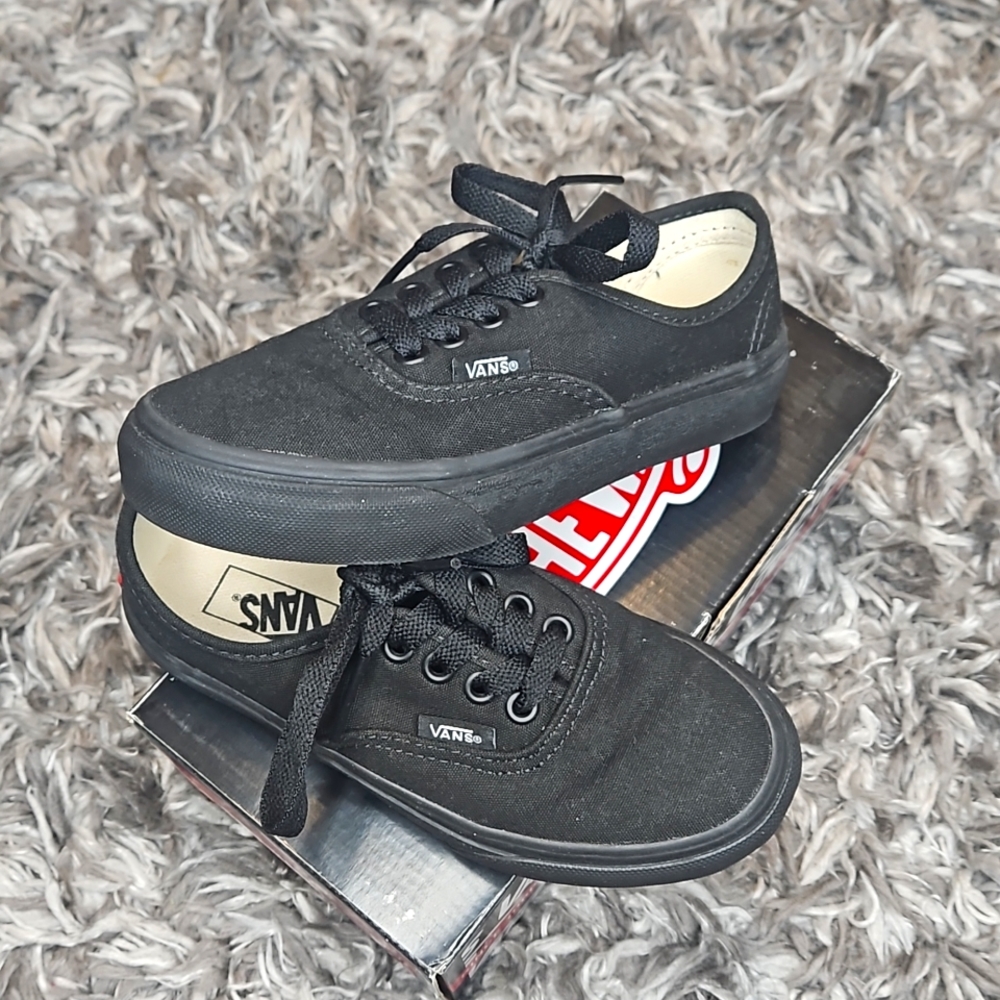 Youth Vans solid black